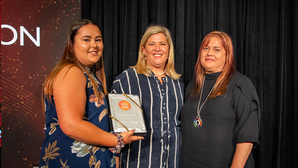 Gunida Gunyah Aboriginal Corporation's family support workers Shantel Simpson and Libby Wicks receiving their Mental Health Matters Award from Bronwyn Taylor MP